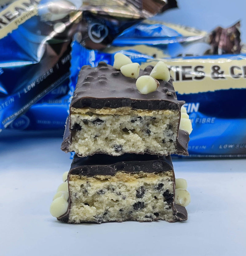 Maximuscle Cookies & Cream Protein Bar